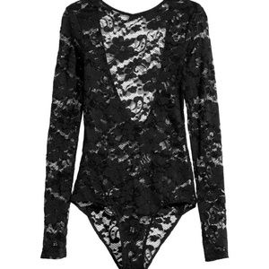 Divided lace bodysuit. Size M